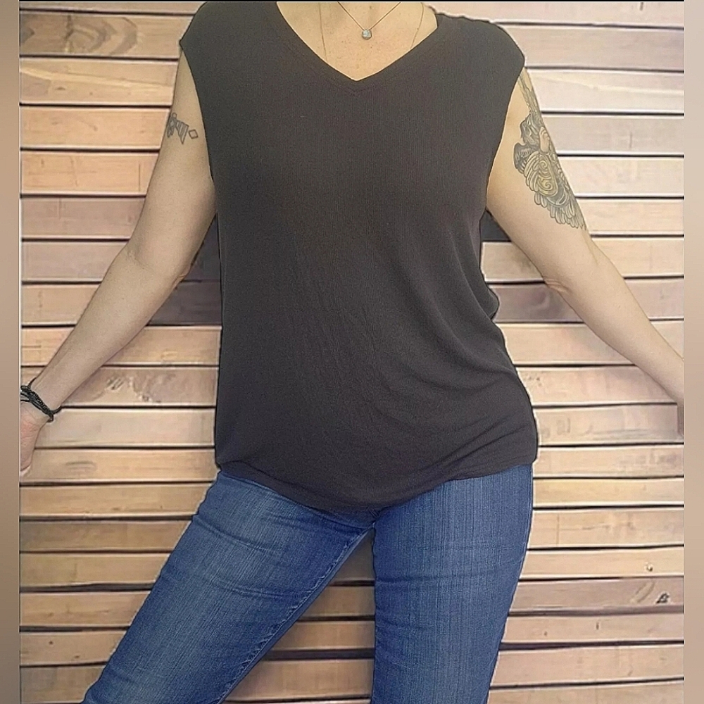 Athletic Works Sleeveless Top SOFT & Stretchy  Large V-neck